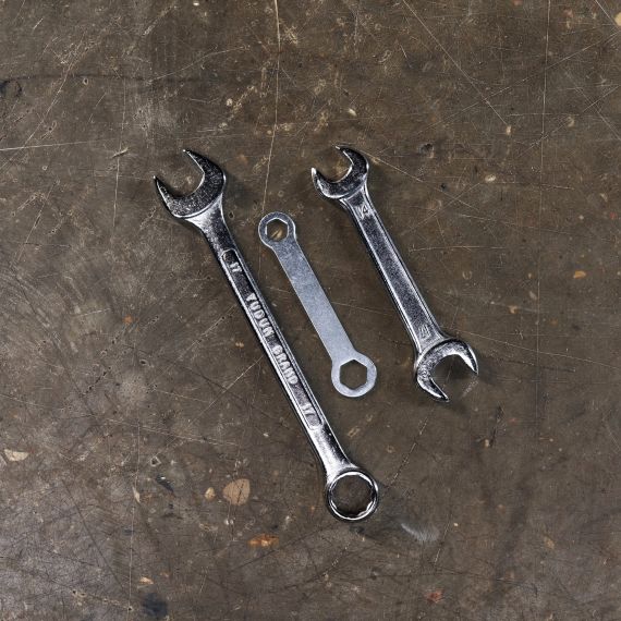 УСИЛЕННАЯ СКАМЬЯ СО СТОЙКАМИ ПОД ШТАНГУ DFC MELKIN