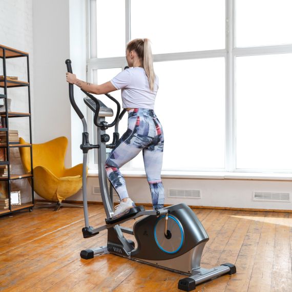 ЭЛЛИПТИЧЕСКИЙ ТРЕНАЖЕР DFC E606H